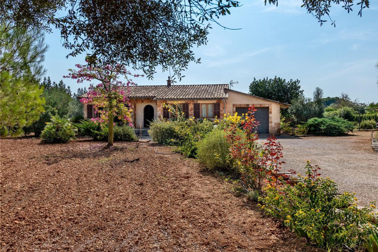 Hébergement de vacances With Amazing Pool In A Beautiful Rural Setting